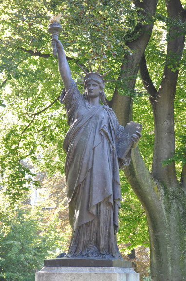 Estàtua llibertat Jardins Luxemburg, París