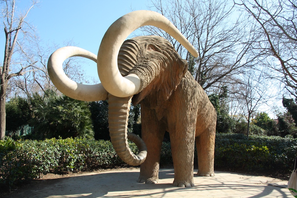 Estàtua del mamut al Parc de la Ciutadella