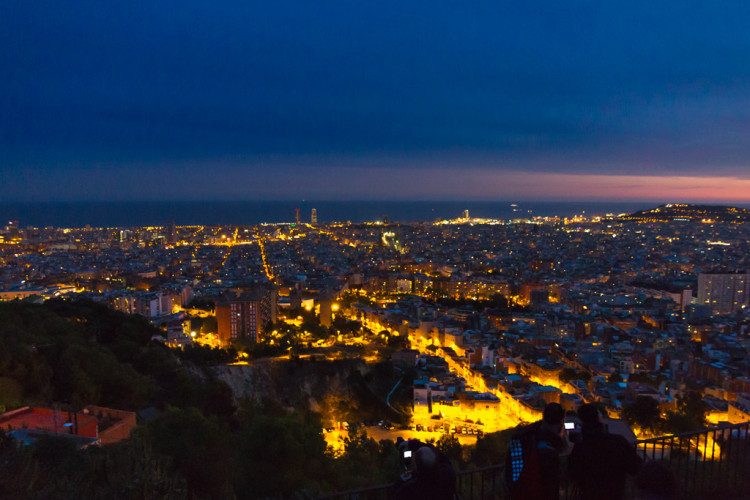 Barcelona de noche desde los Bunkers del Carmel