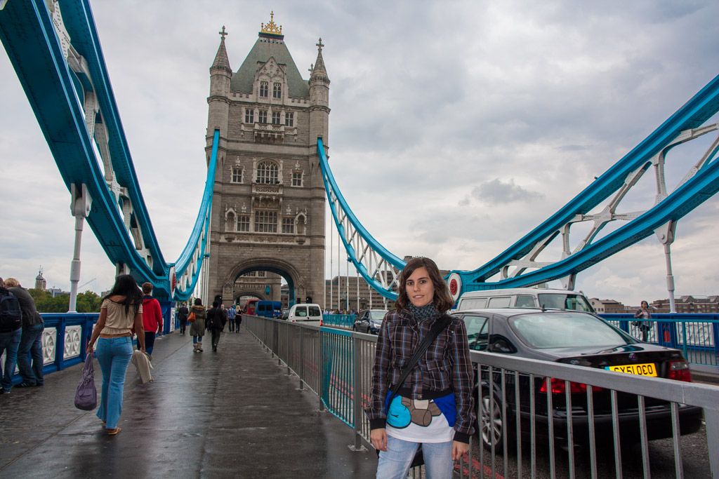 Laura en el Tower Bridge de Londres