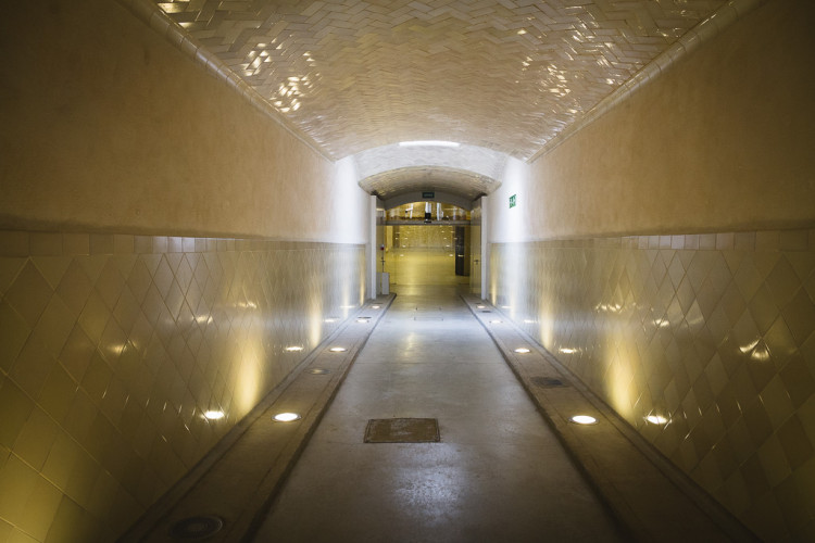Pasillo subterráneo en el Recinto Modernista de Sant Pau
