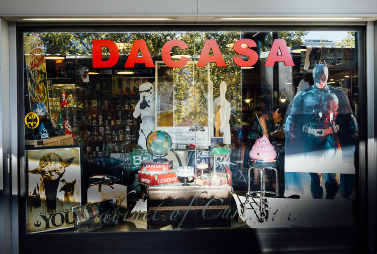 Dacasa Tienda de cosas frikis en el Mercado Encants Vells de Barcelona