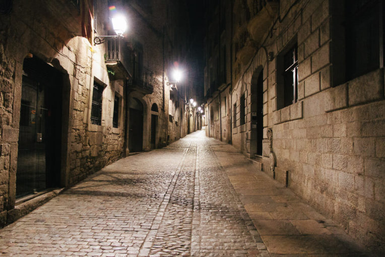 Què veure a Girona en un dia: Barri vell de nit