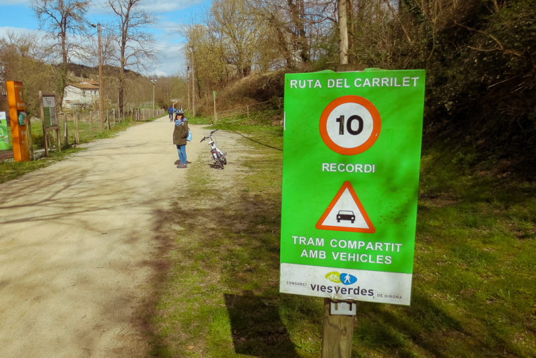 Bicicleta a la Garrotxa: Via Verda d'Olot a Girona