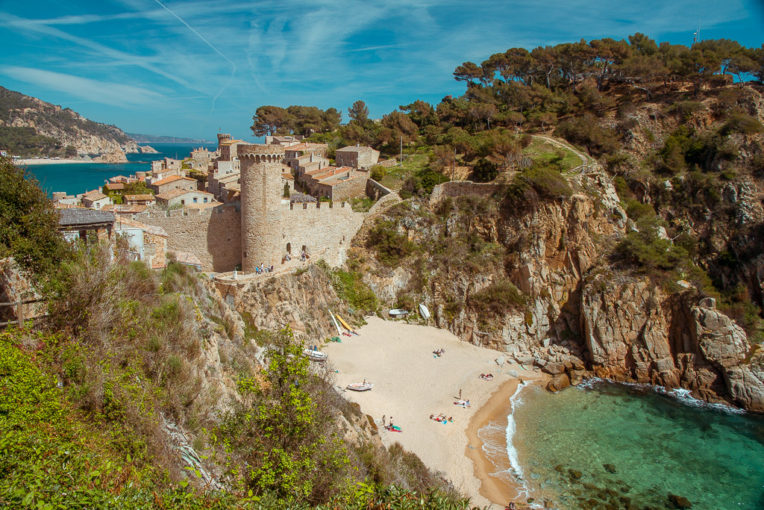 Camino de Ronda de Lloret de Mar en Tossa de Mar - Castillo de Tossa de Mar