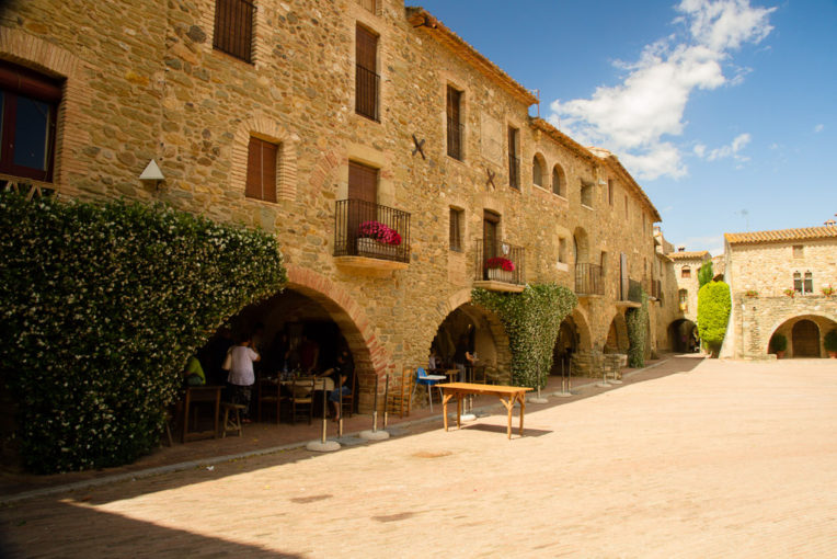 Pueblos Medievales de Catalunya en Girona: Monells