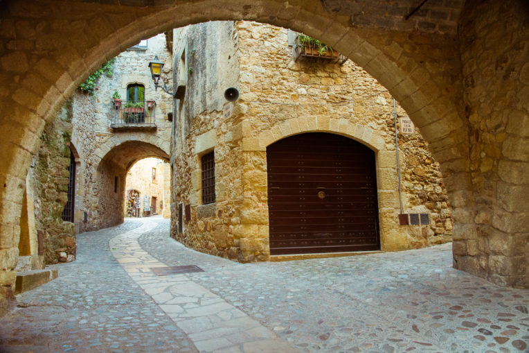Pueblos medievales de Girona - Calles de Pals