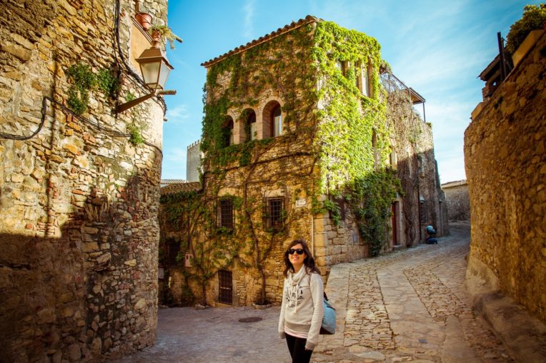 Pueblos medievales de Girona - Calles de Peratallada