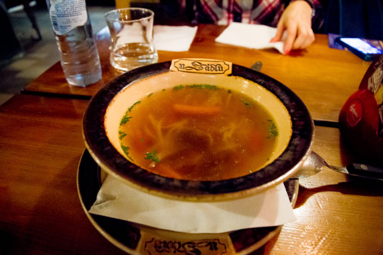 On menjar a Praga - Sopa del dia de l'U Sádlů