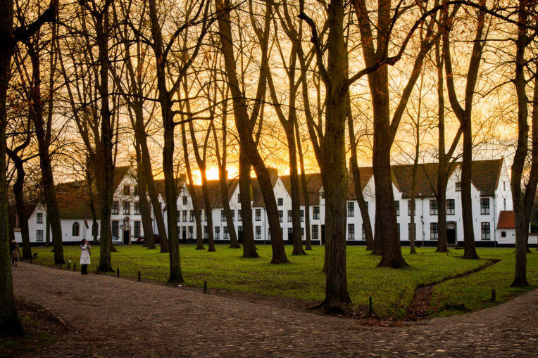 7 coses què has de fer en Bruges en un dia - Viure la Tranquil·litat al Beginhof
