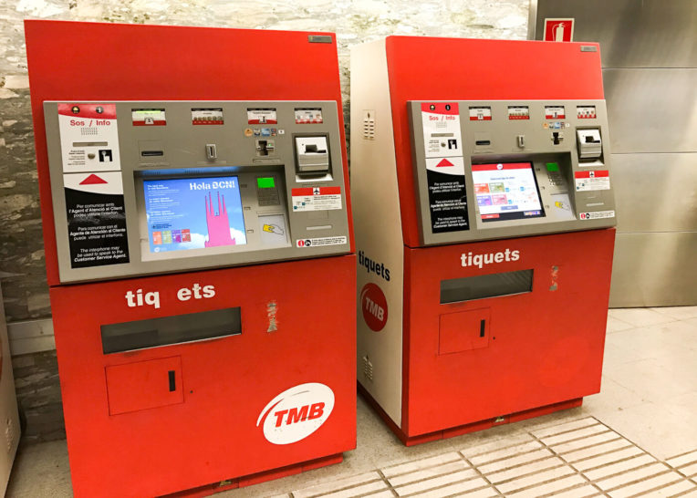 Com funciona el transport públic de Barcelona - Màquines de bitllets al metro de Barcelona