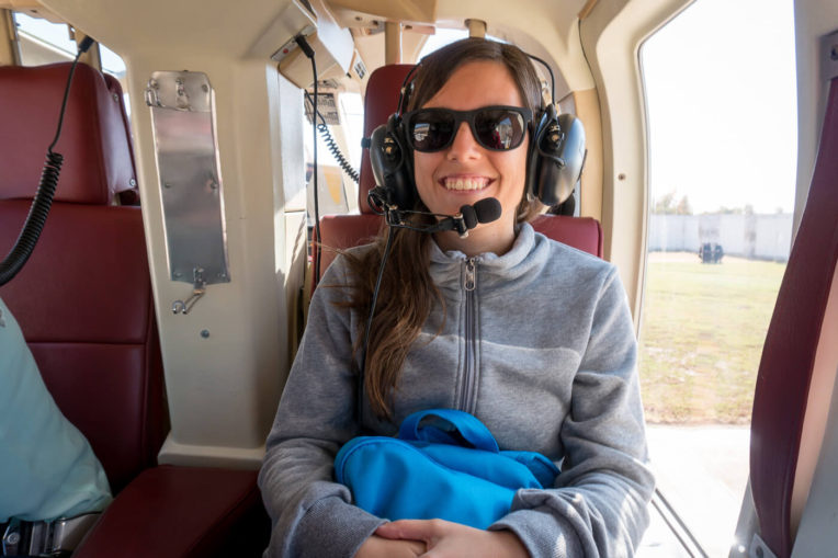 Laura a l'helicòpter a les Cascades Victòria