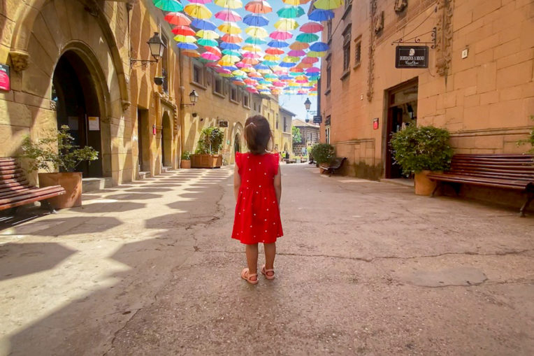 La peque al Poble Espanyol